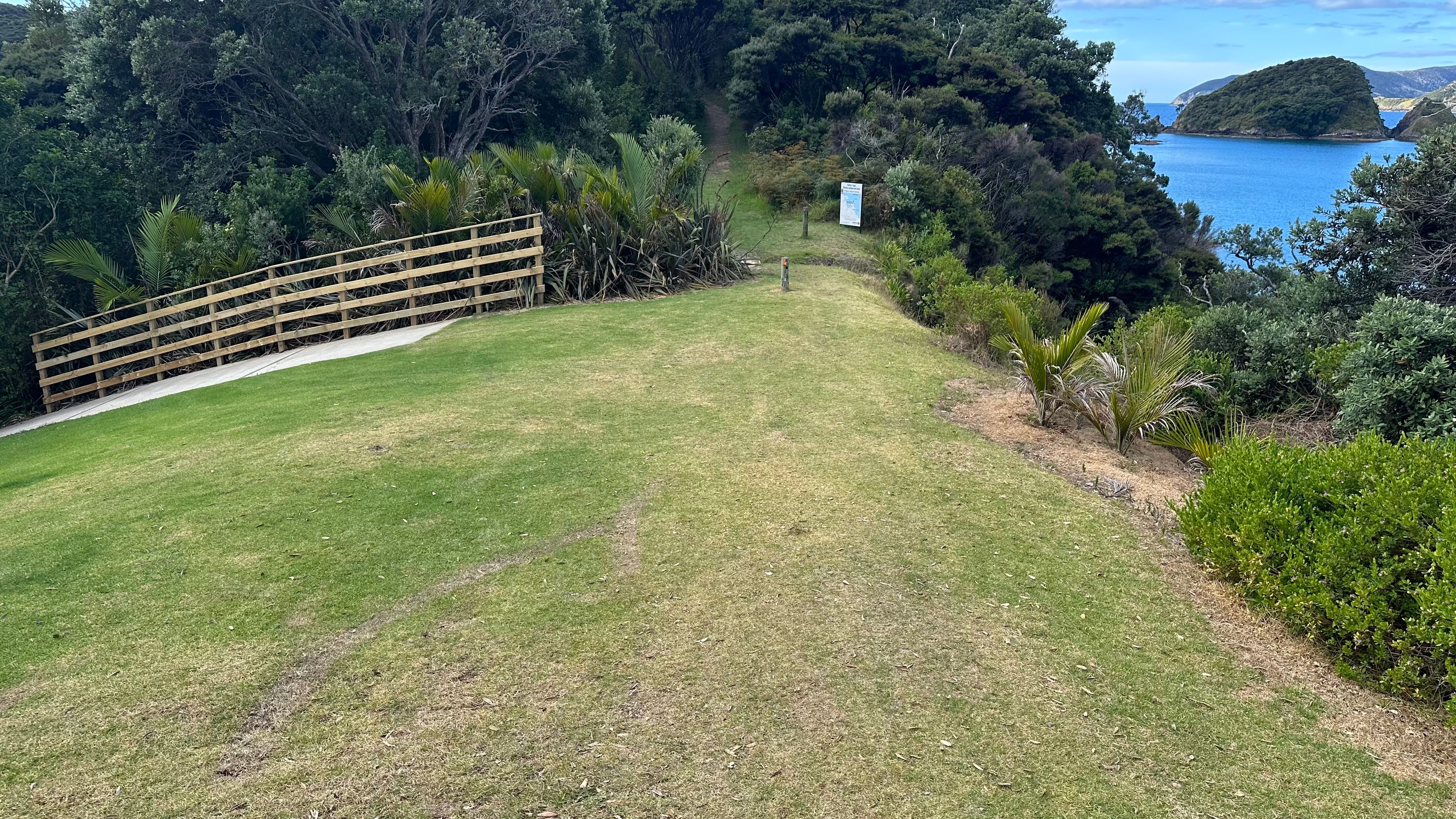 Oke Bay Lodge & Camp - Image 2