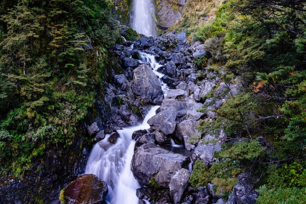 Devils Punchbowl Falls