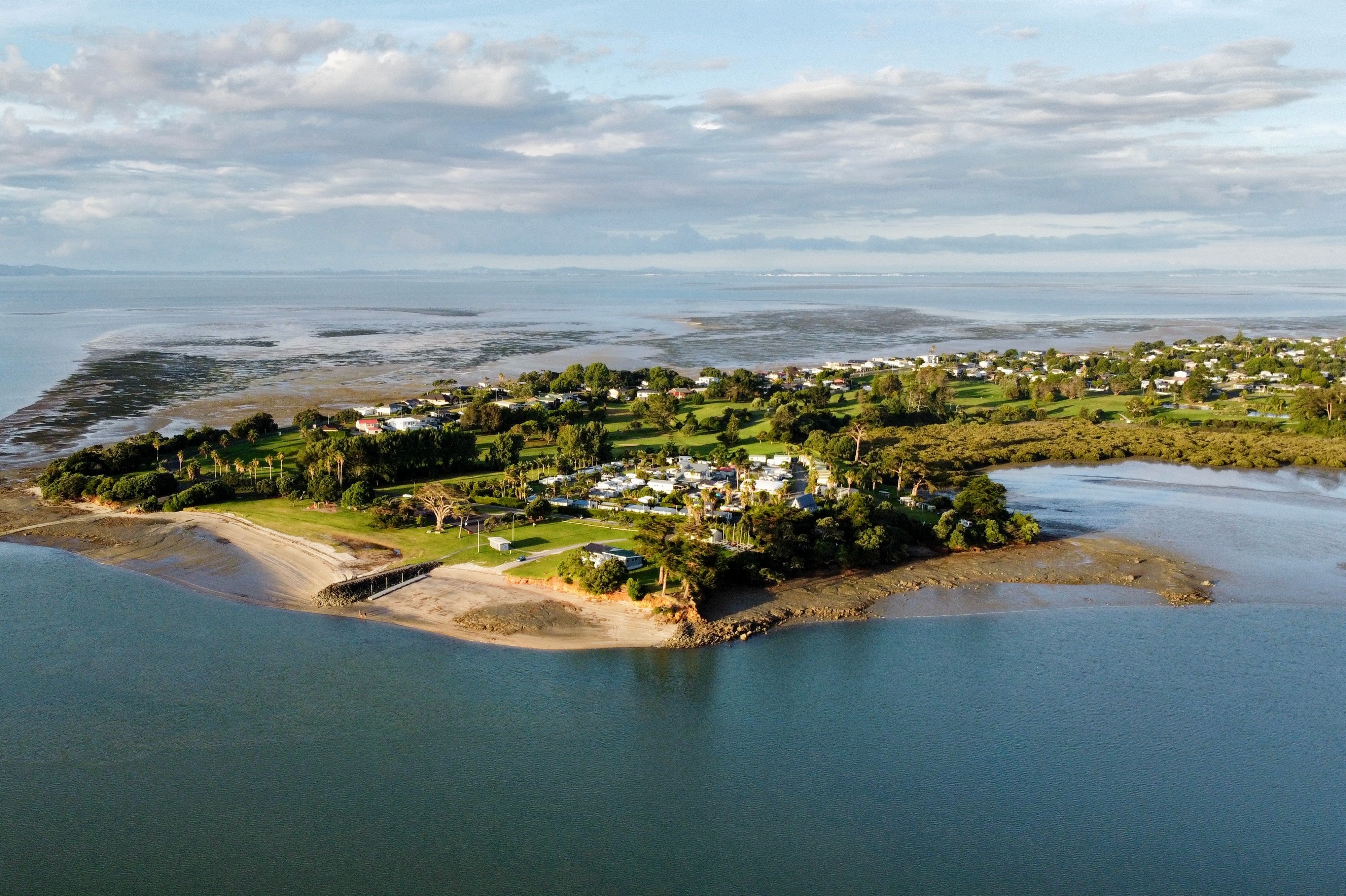 Clarks Beach Holiday Park - Image 2
