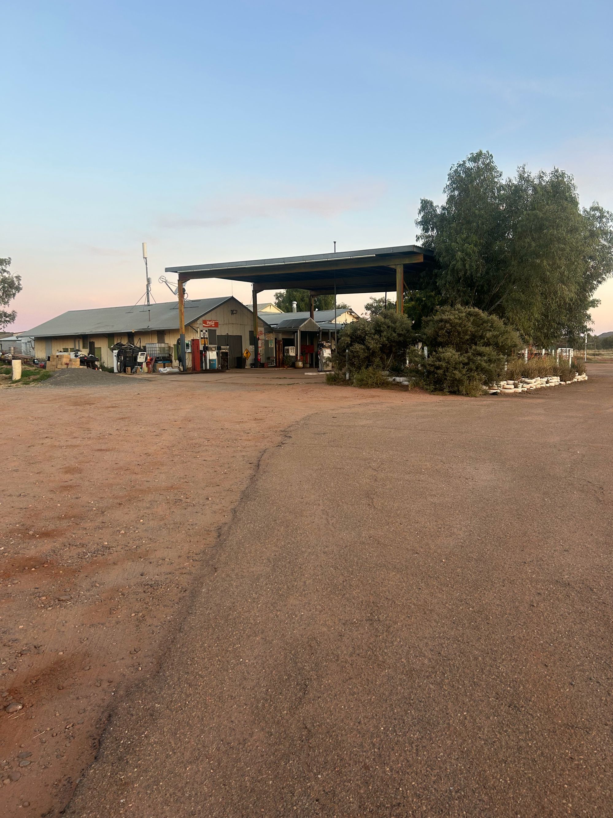 Barrow Creek Roadhouse & Caravan Park - Image 3