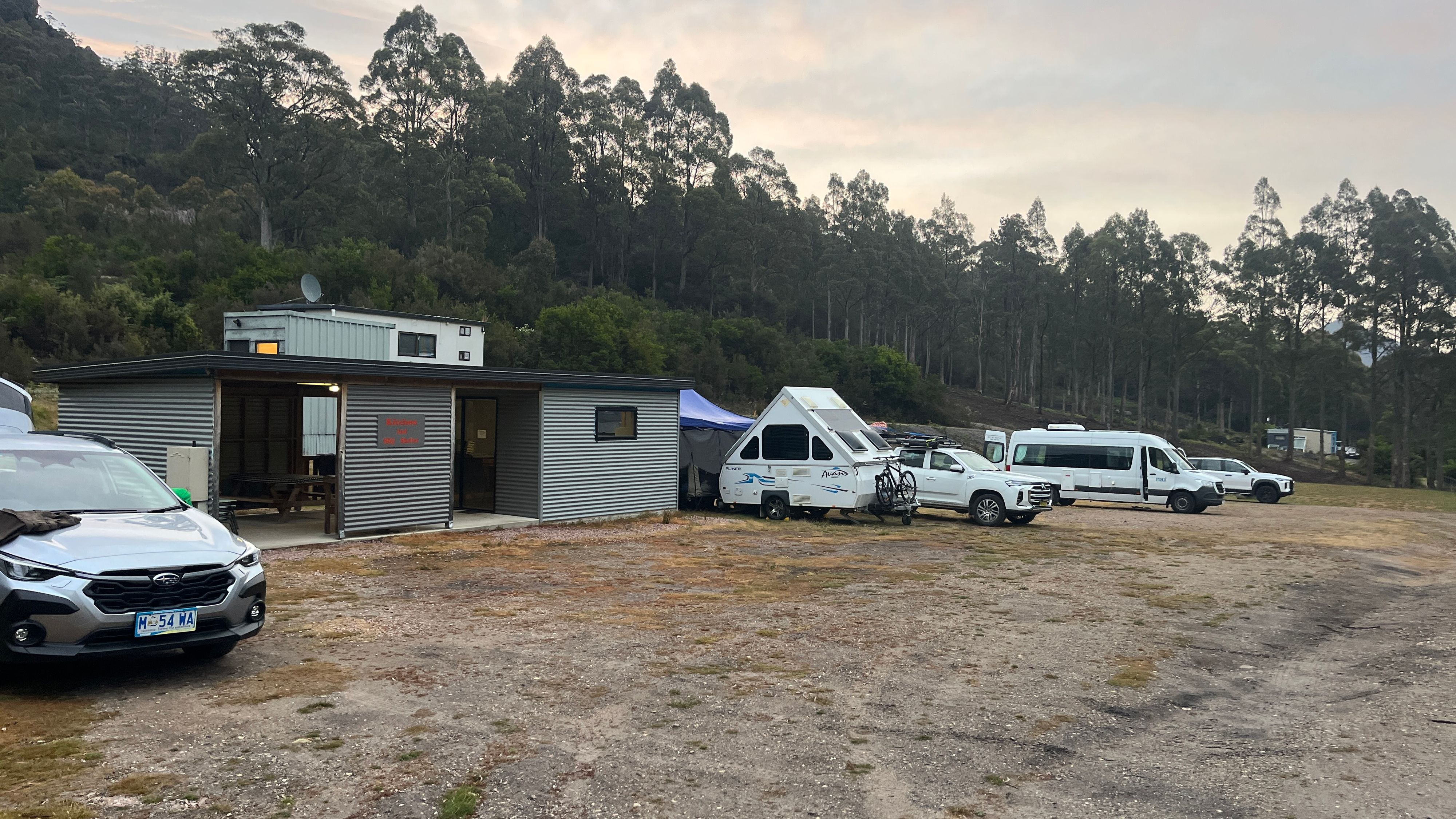 Café et camping à Round Hill