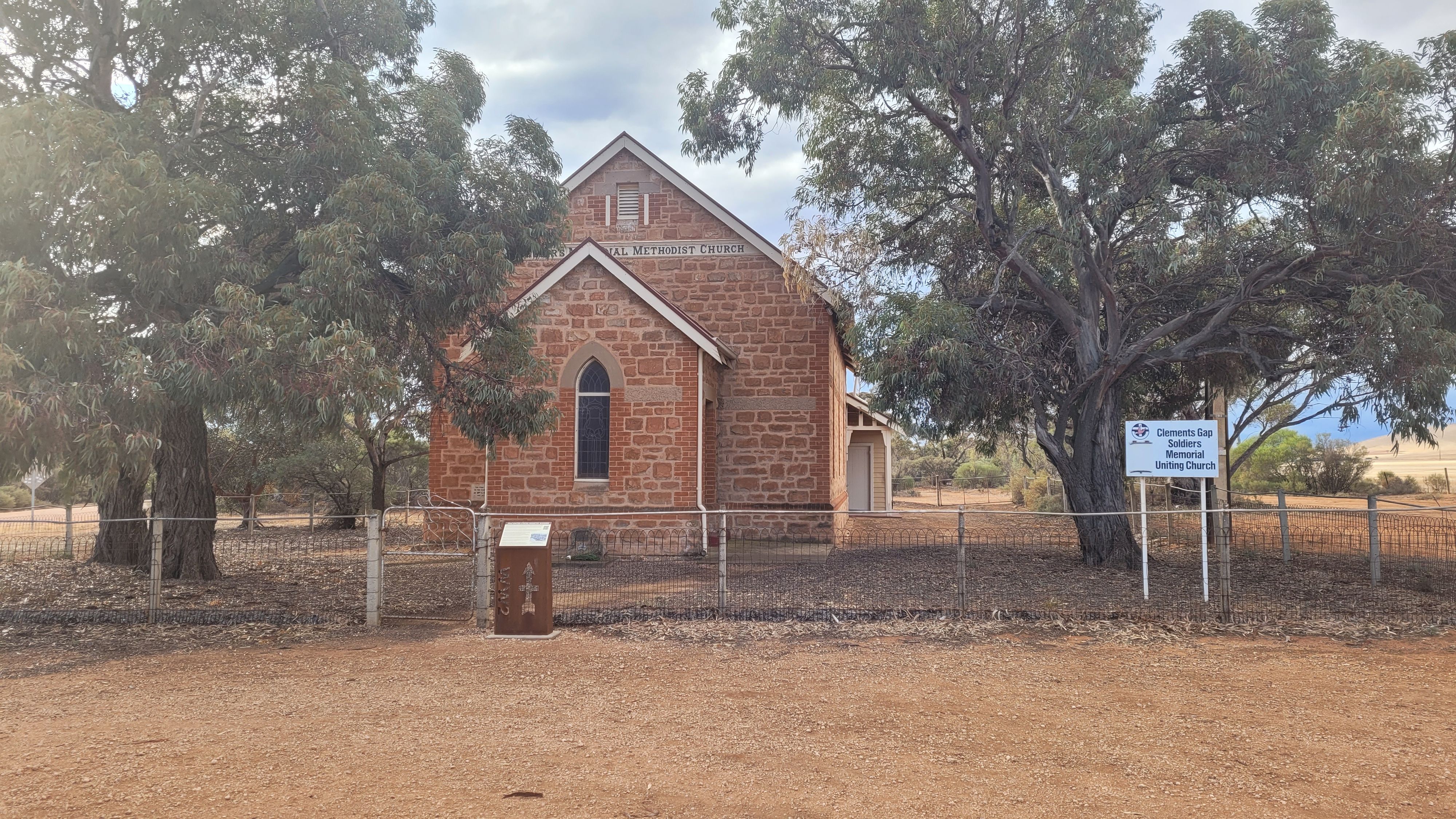 Clements Gap School Camping Area - Image 2